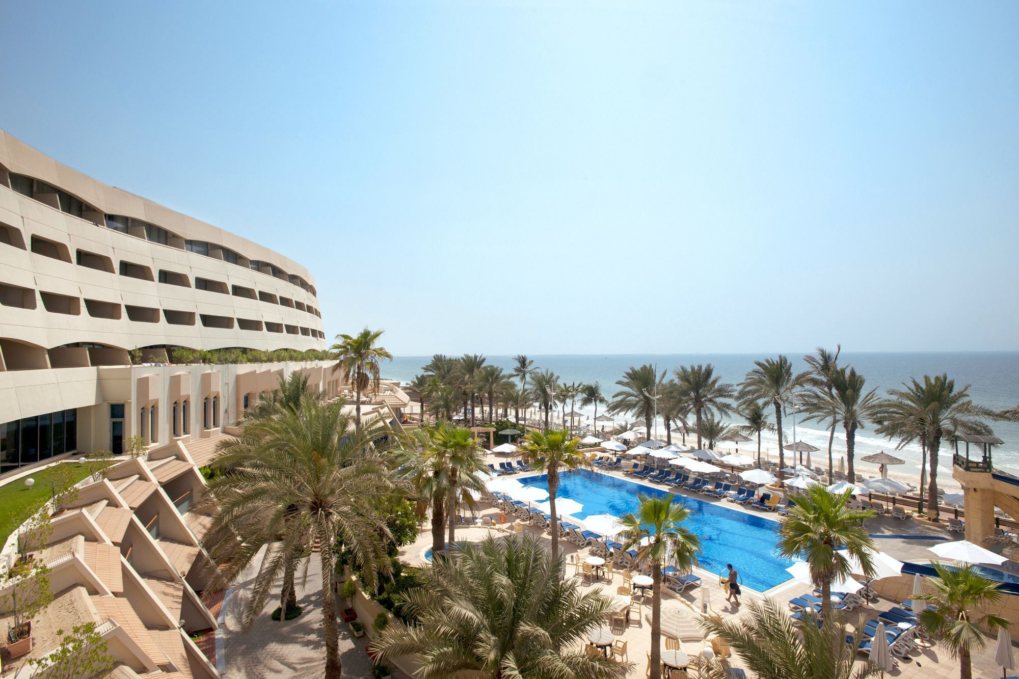 Occidental Sharjah Grand Hotel Bagian luar foto